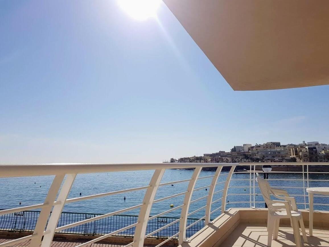 Riviera Holiday Apartments - Seafront - Wifi Marsaskala Habitación foto